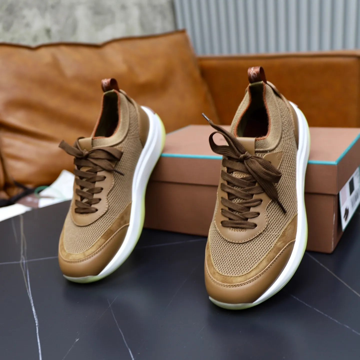 Factory price: 💰620 Loropiana LP men's shoes ♞size; 38-44 "45.46 customization" cowhide stitching and cowhide feet. It is really easy to wear, lazy, relaxed, casual, perfect comfort, and there are many color choices, and they all look good with clothes. Is it true that Loropiana can bring social value? “Loropiana is the best thing money can buy”